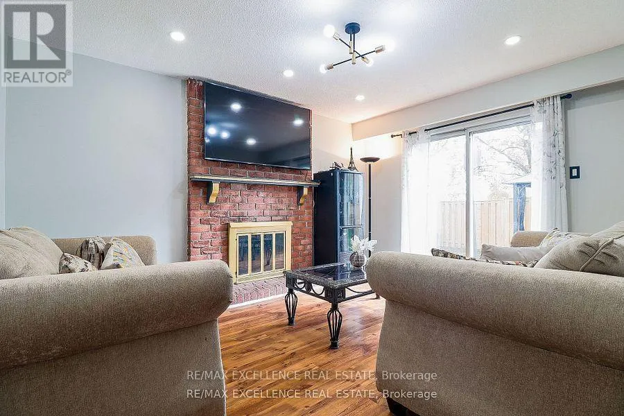 19 MIKADO CRESCENT