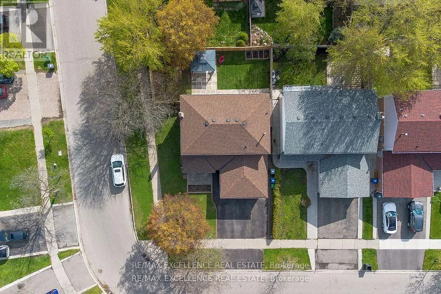 19 MIKADO CRESCENT