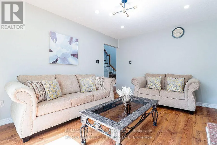 19 MIKADO CRESCENT