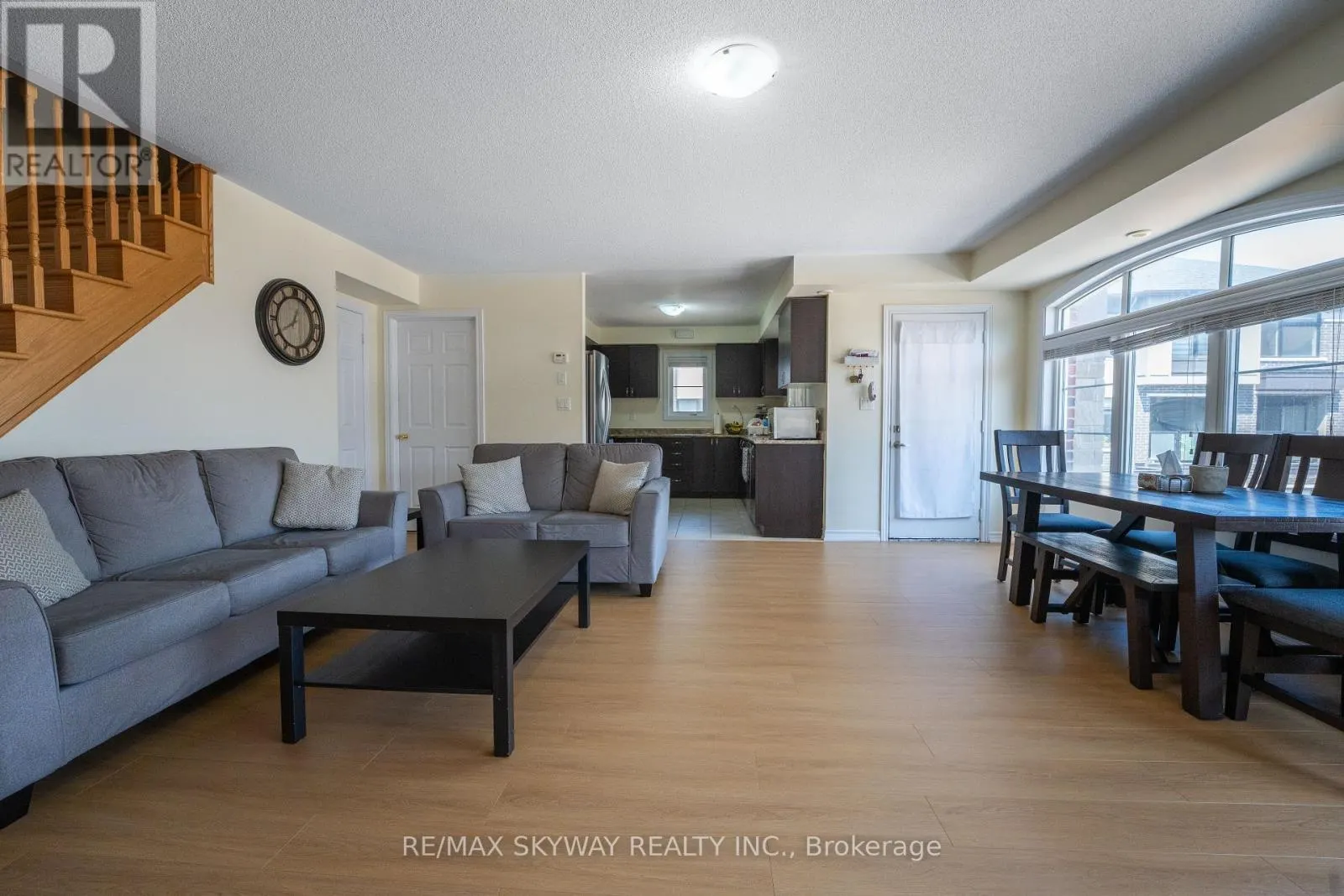 10 - 200 VETERANS DRIVE