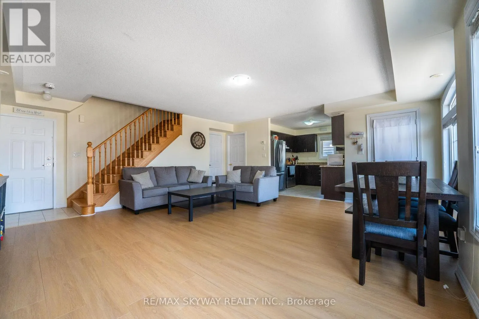 10 - 200 VETERANS DRIVE