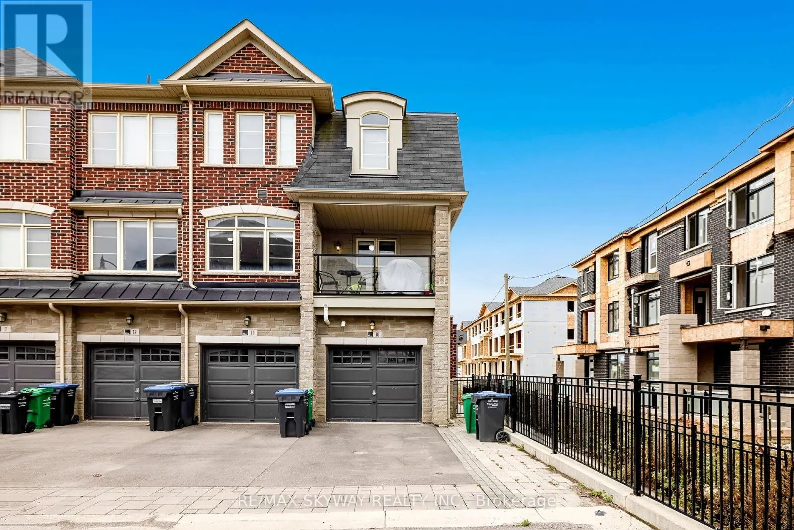 10 - 200 VETERANS DRIVE