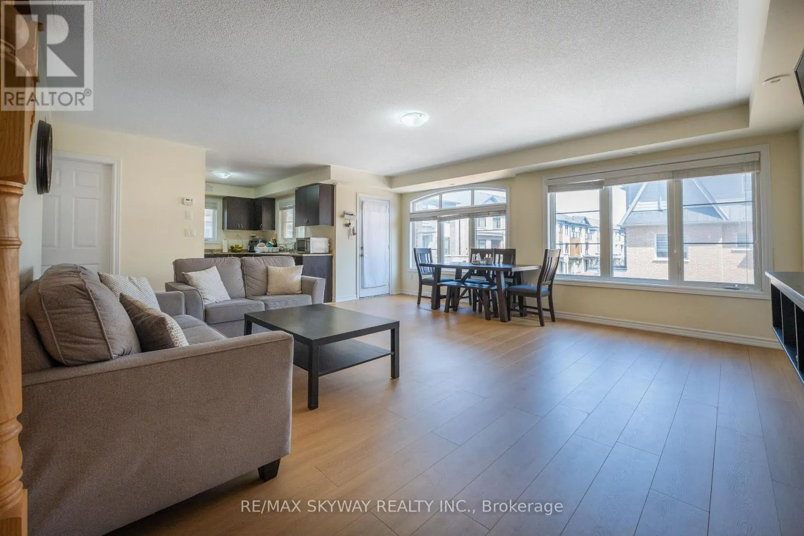 10 - 200 VETERANS DRIVE
