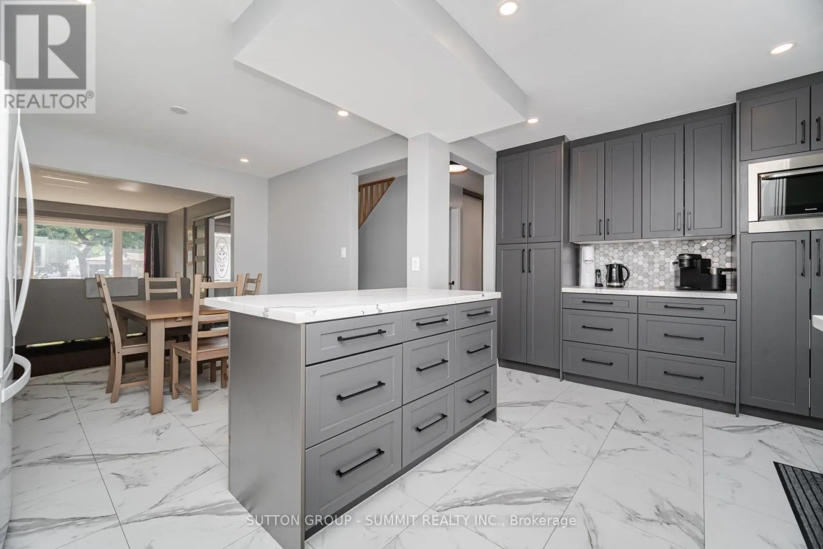 2667 HAYFORD COURT