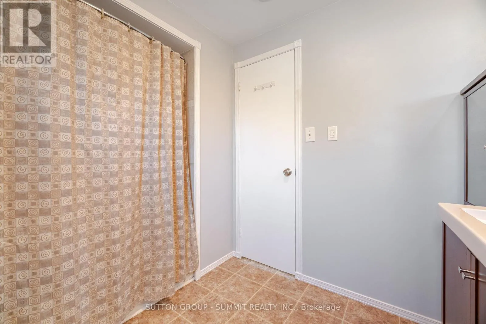 2667 HAYFORD COURT