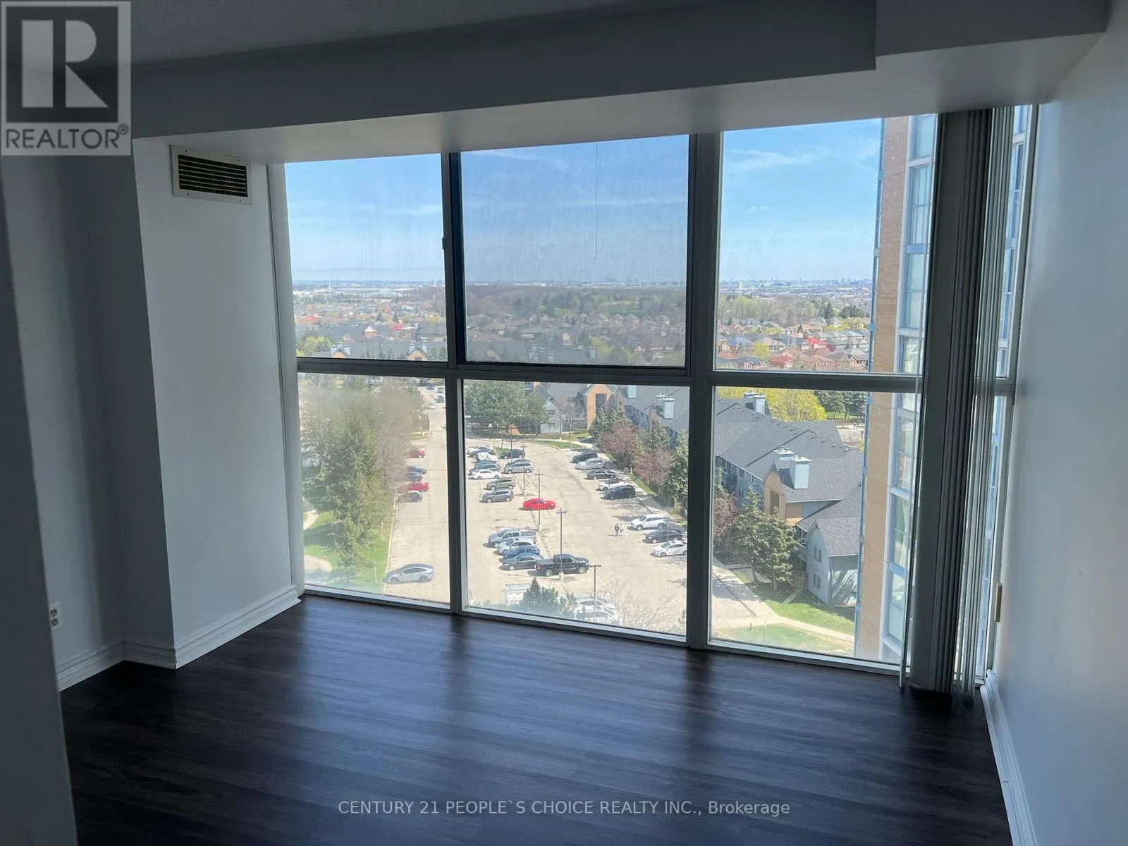 1206 - 25 TRAILWOOD DRIVE