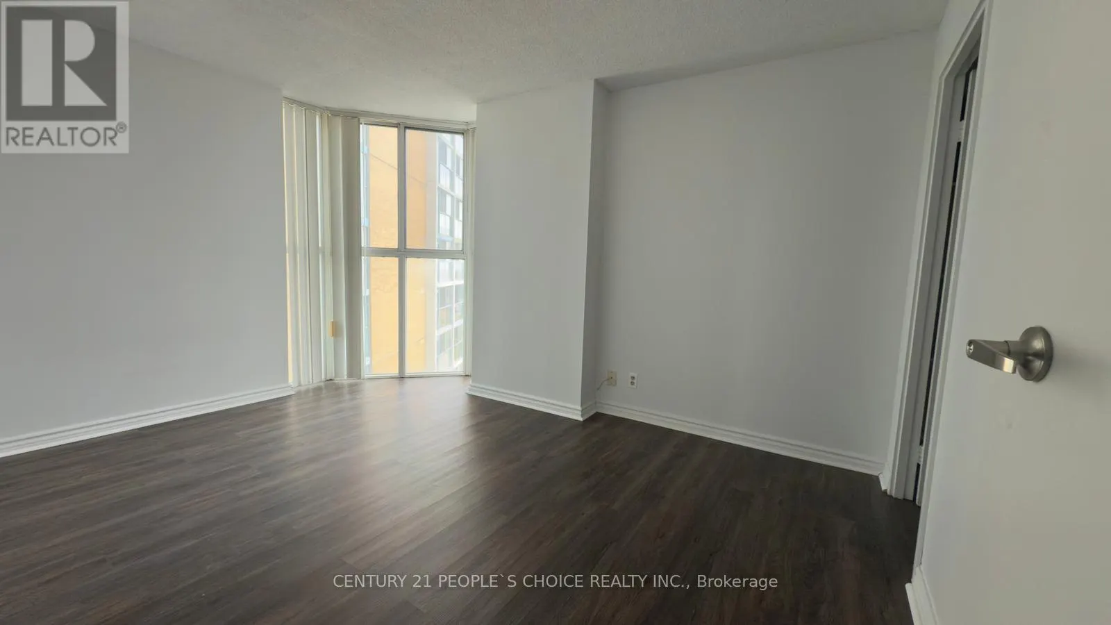 1206 - 25 TRAILWOOD DRIVE