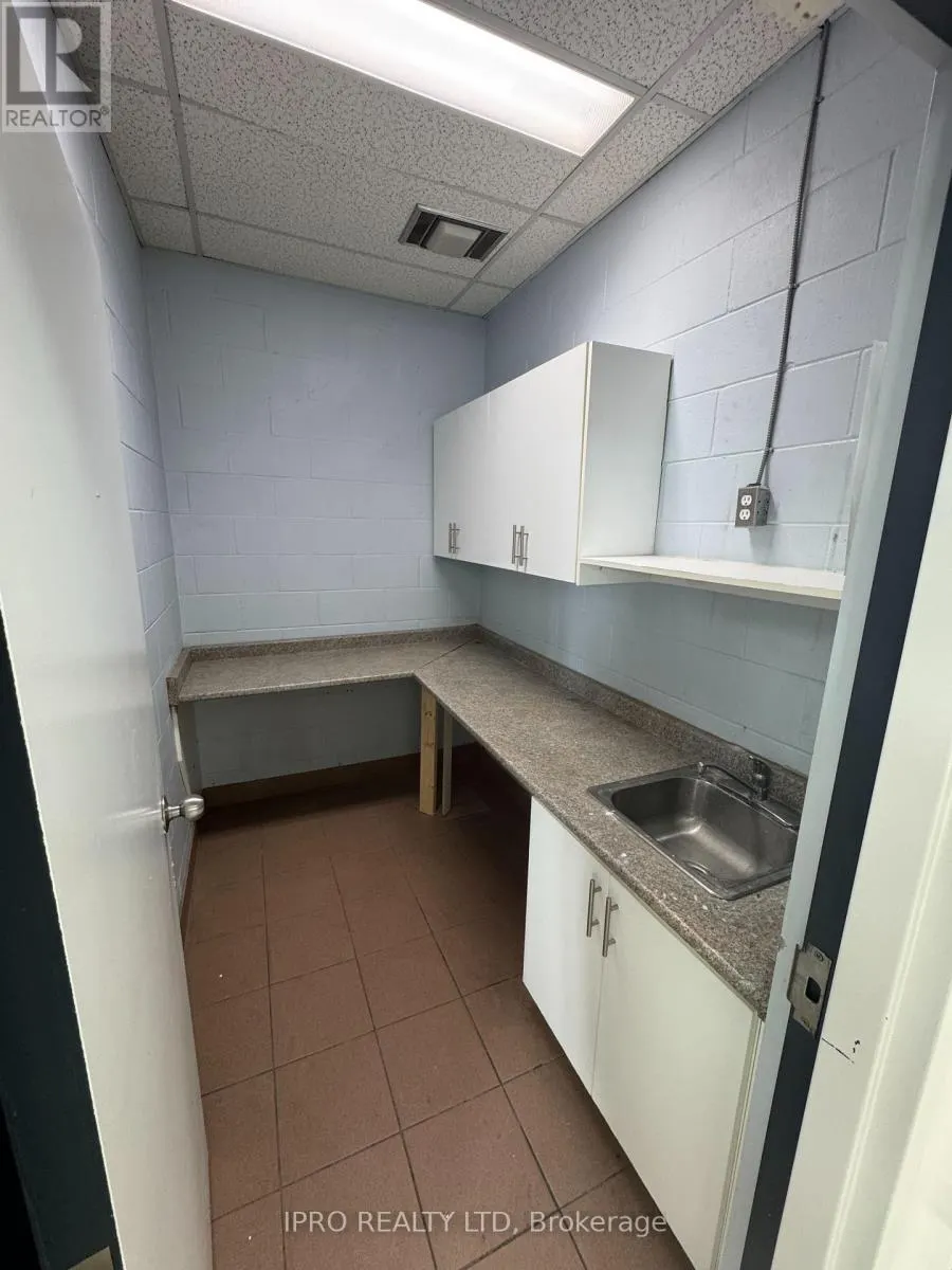 UNIT 2 - 2788 SLOUGH STREET