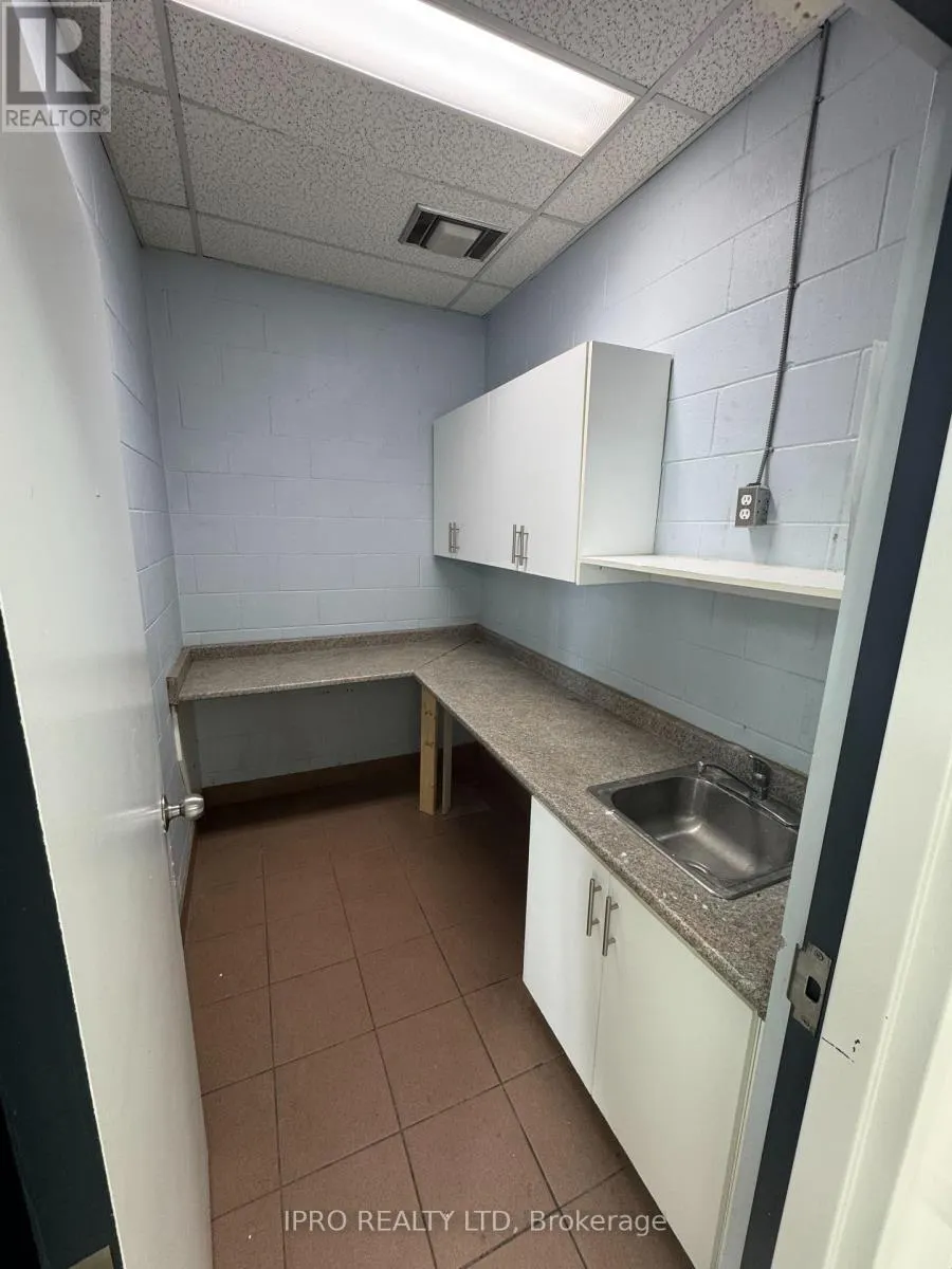 UNIT 2 - 2788 SLOUGH STREET