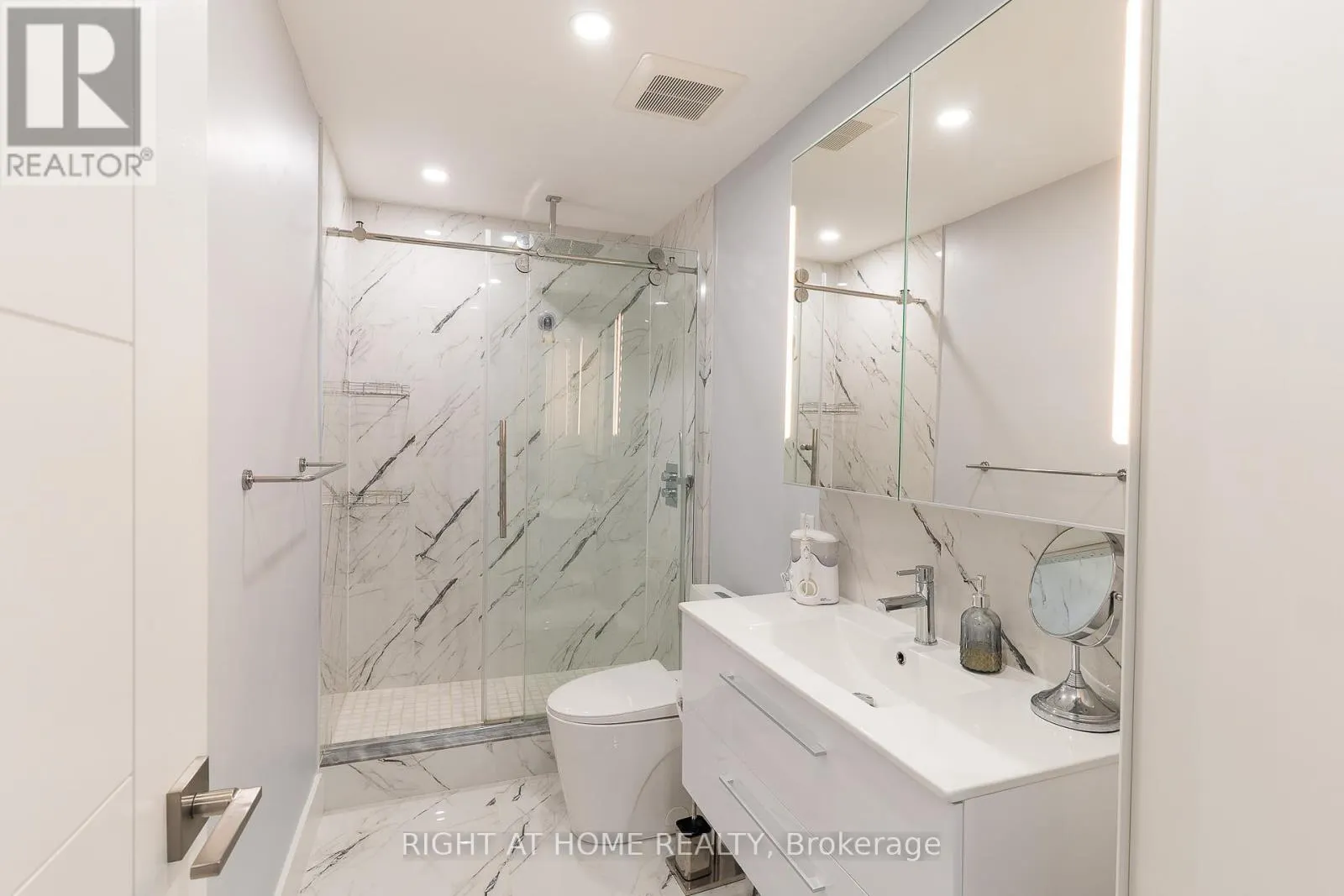PH 8 - 1500 GRAZIA COURT