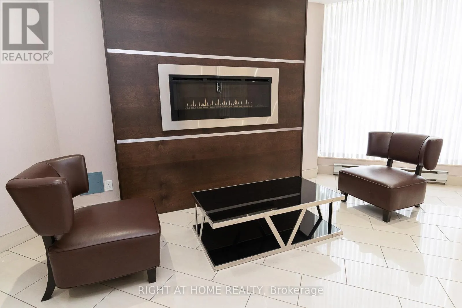 PH 8 - 1500 GRAZIA COURT