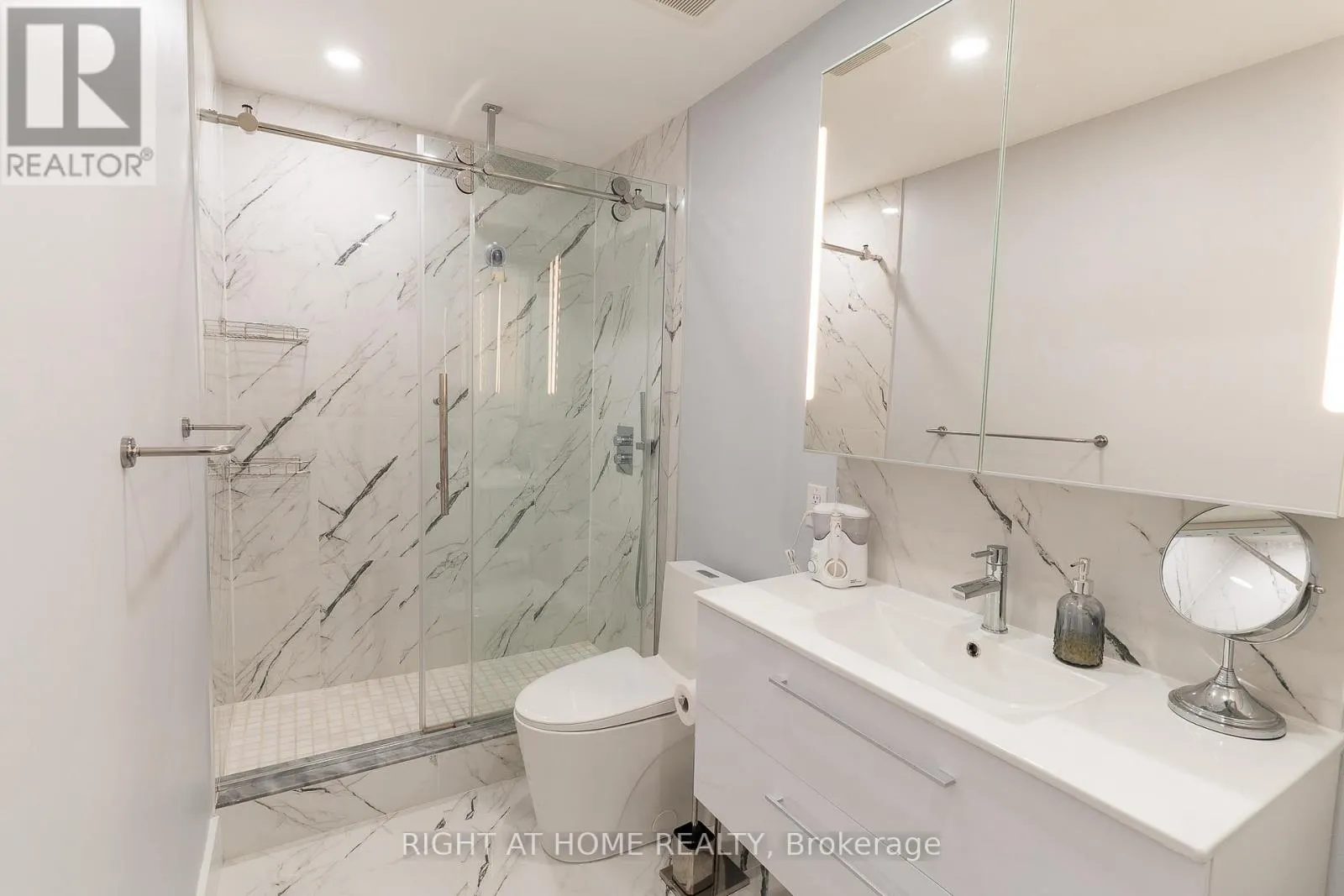 PH 8 - 1500 GRAZIA COURT