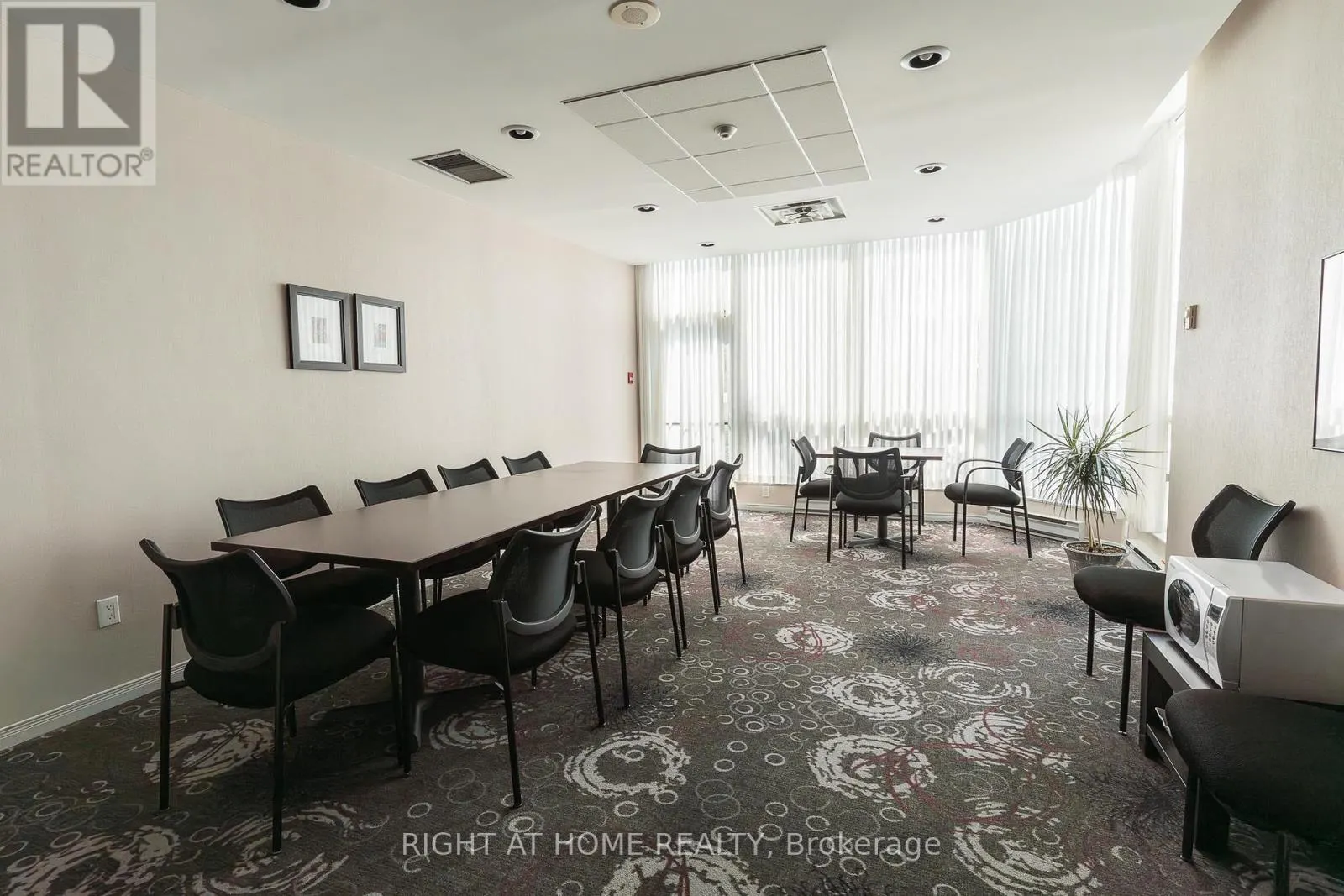 PH 8 - 1500 GRAZIA COURT