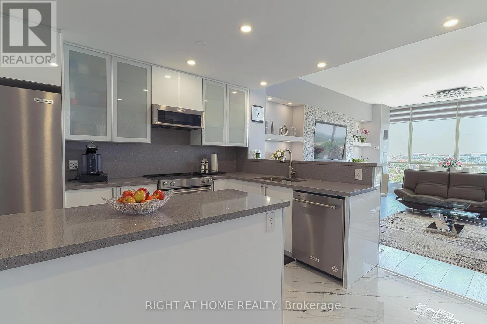 PH 8 - 1500 GRAZIA COURT