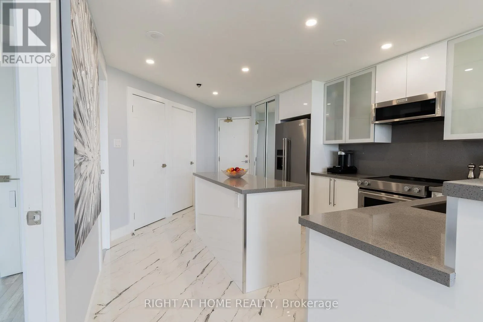 PH 8 - 1500 GRAZIA COURT