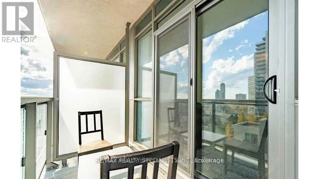 610 - 349 RATHBURN ROAD W