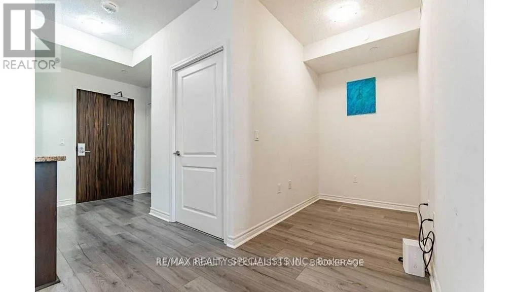 610 - 349 RATHBURN ROAD W