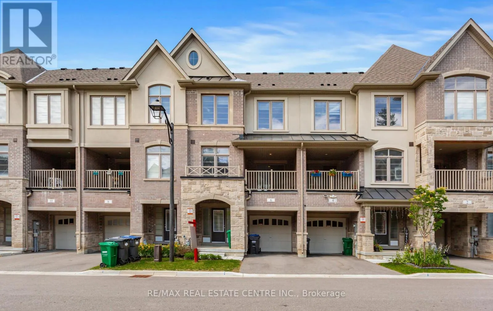 6 SUMMERBEAM WAY