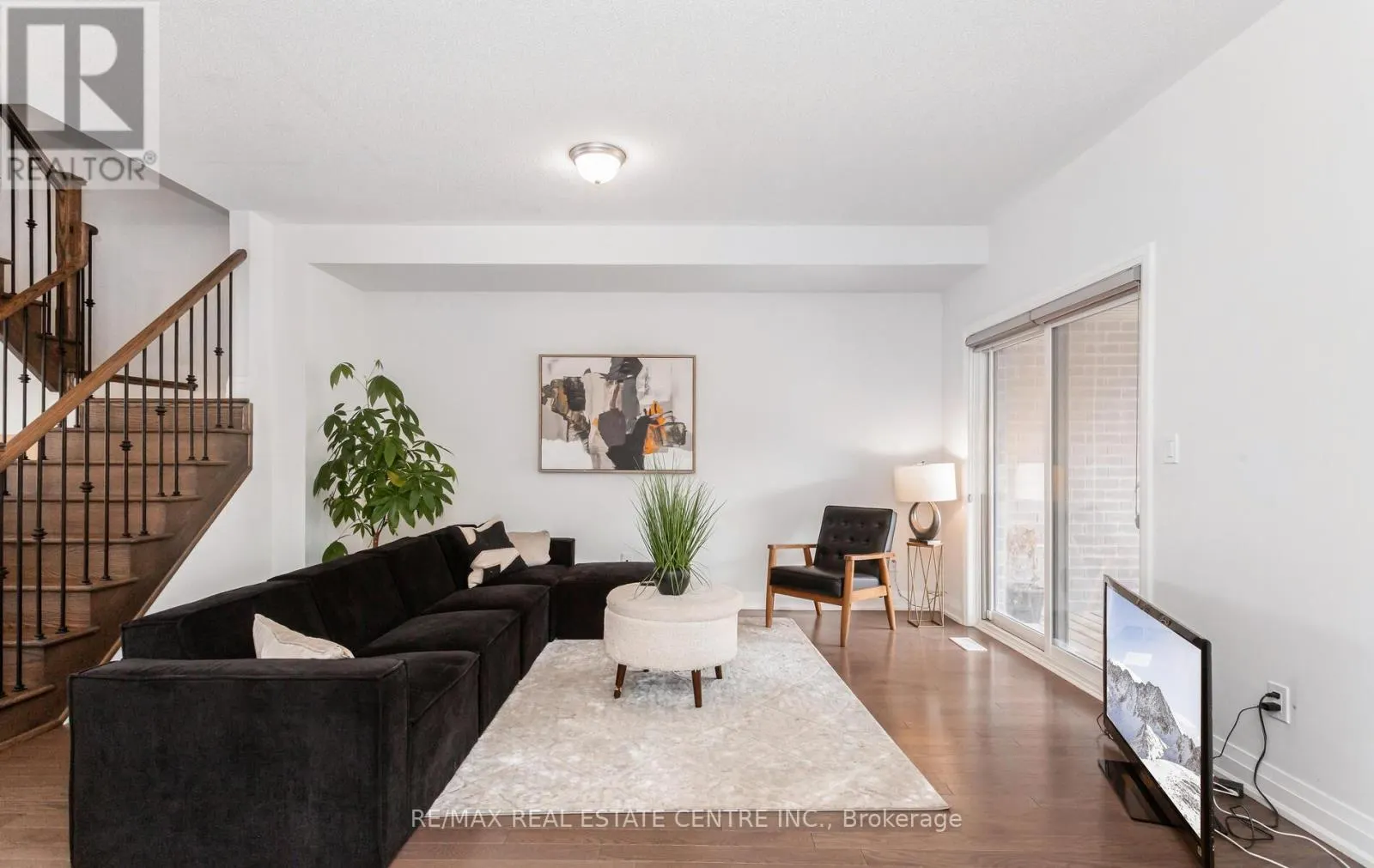 6 SUMMERBEAM WAY