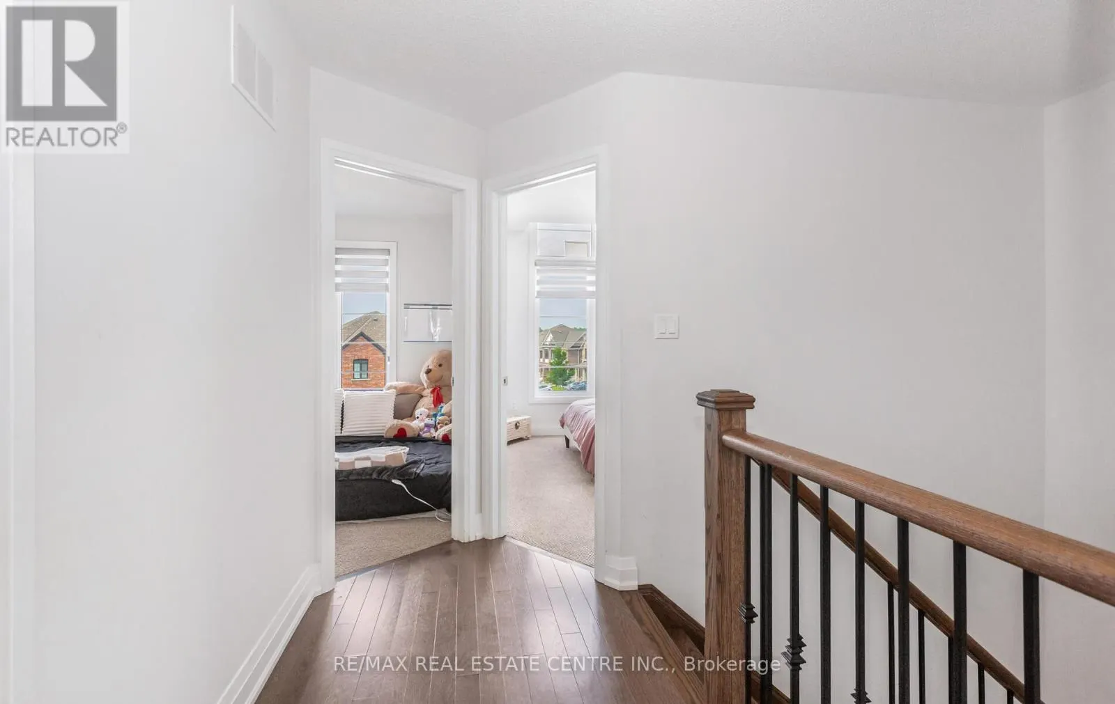 6 SUMMERBEAM WAY