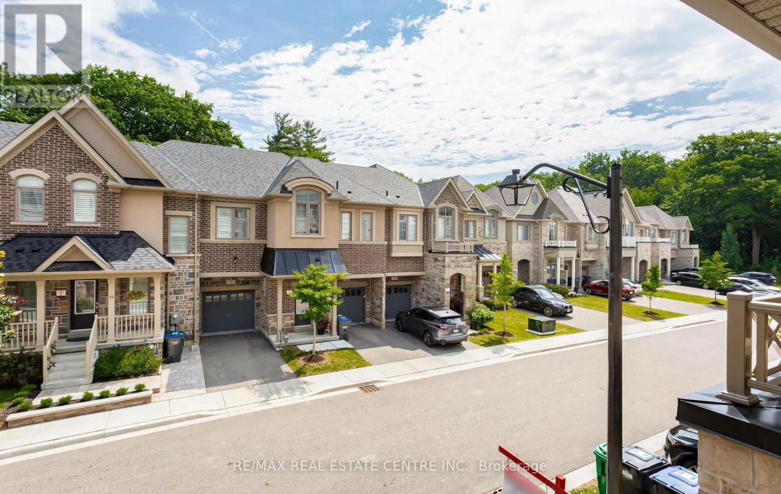 6 SUMMERBEAM WAY