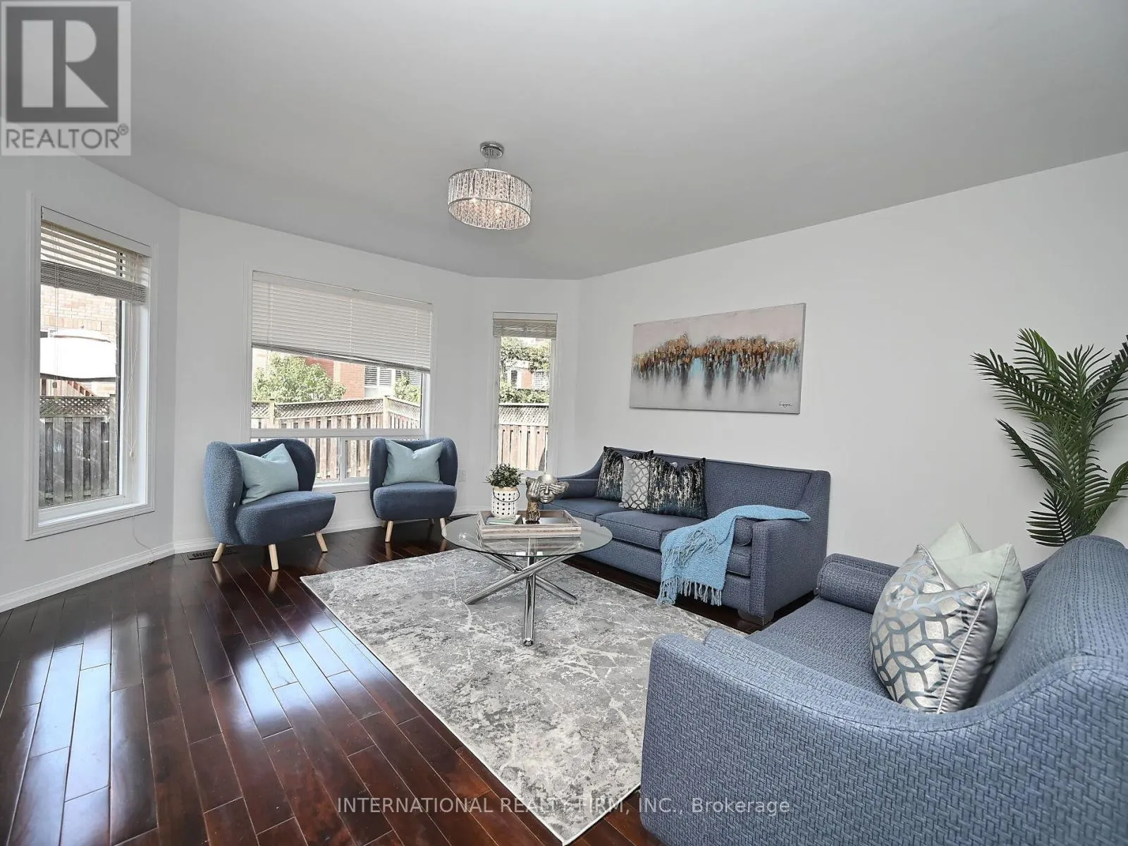 2382 FALKLAND CRESCENT