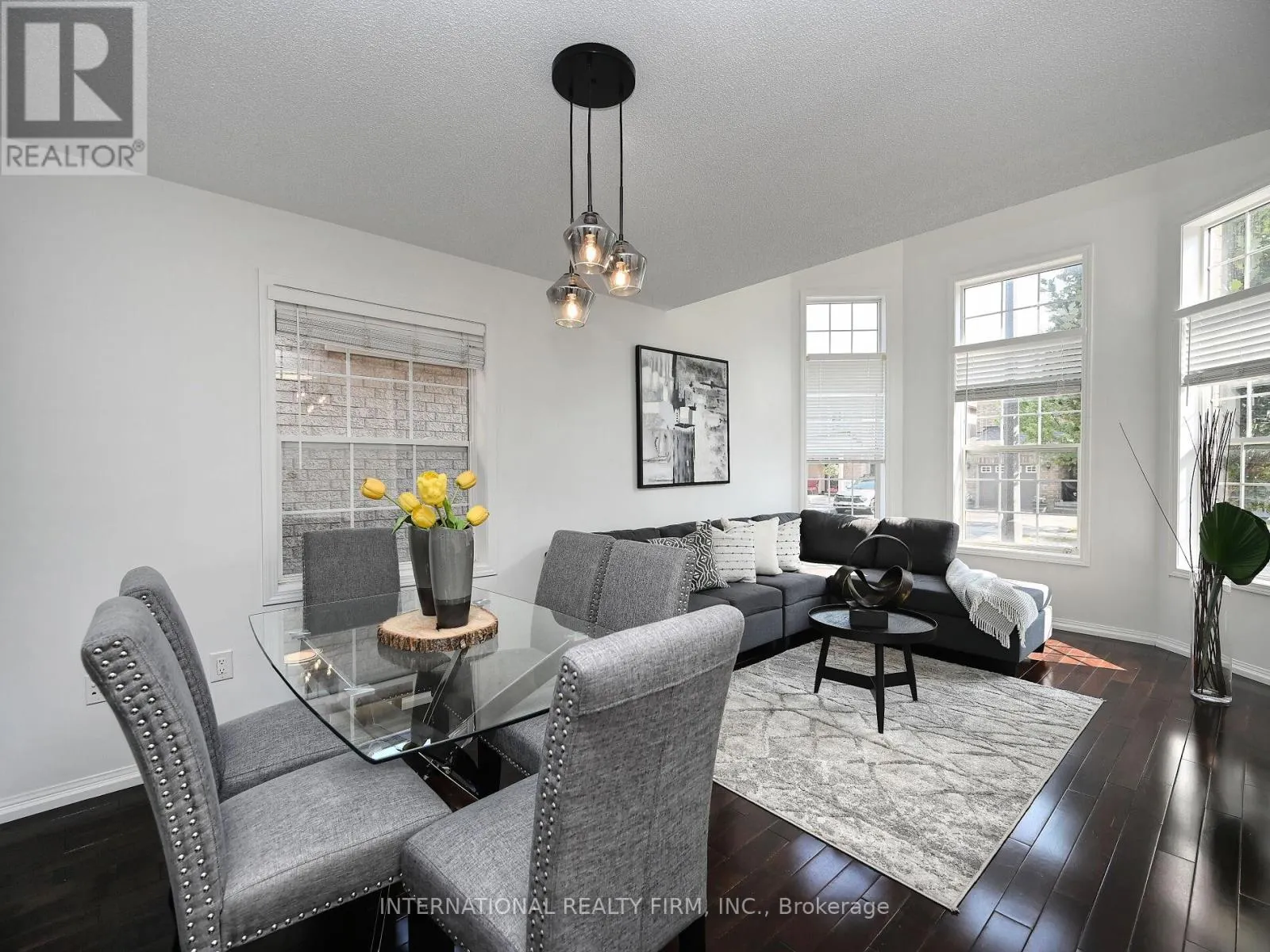 2382 FALKLAND CRESCENT