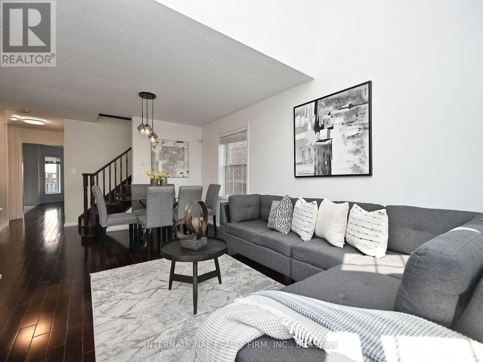 2382 FALKLAND CRESCENT