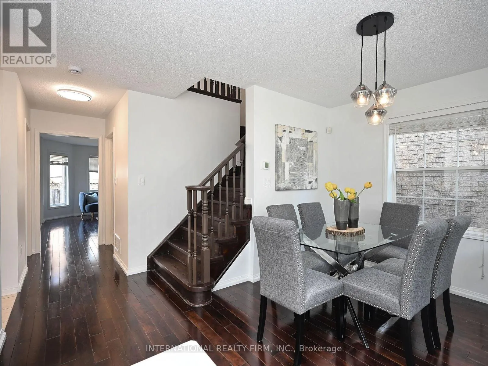 2382 FALKLAND CRESCENT