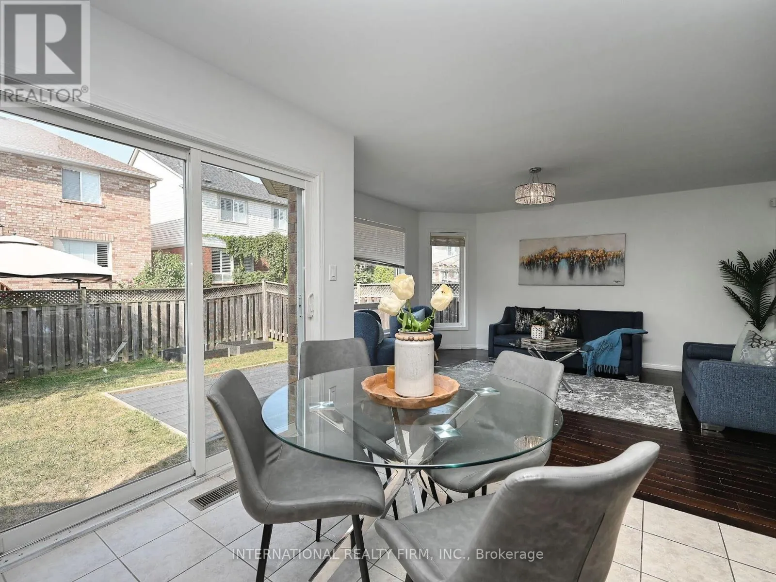 2382 FALKLAND CRESCENT