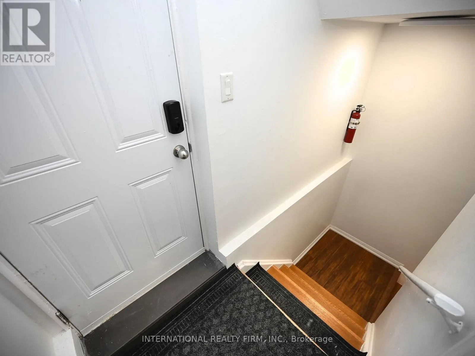 2382 FALKLAND CRESCENT