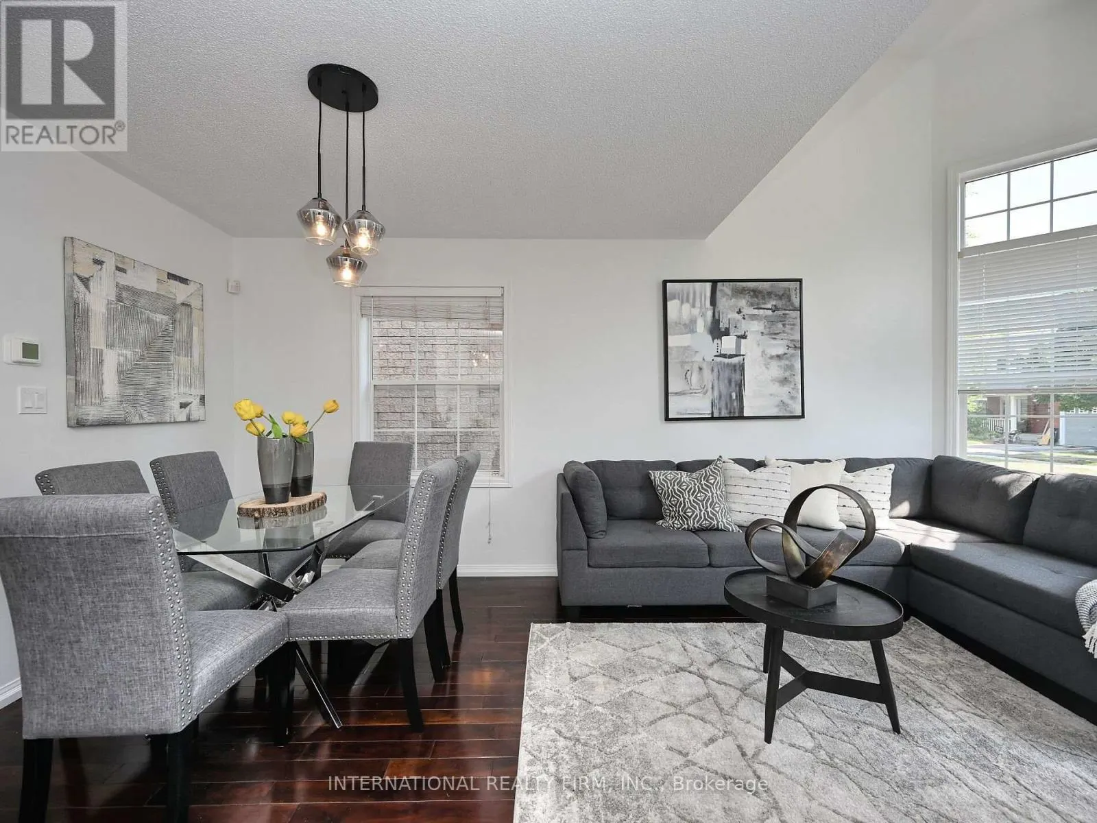 2382 FALKLAND CRESCENT