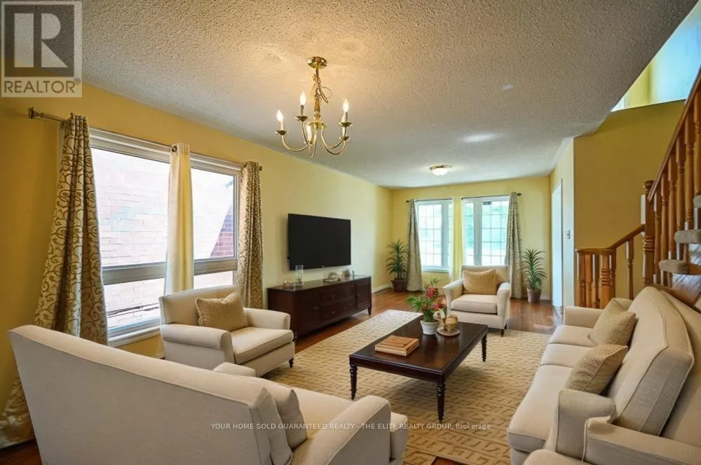 73 BOTAVIA DOWNS DRIVE