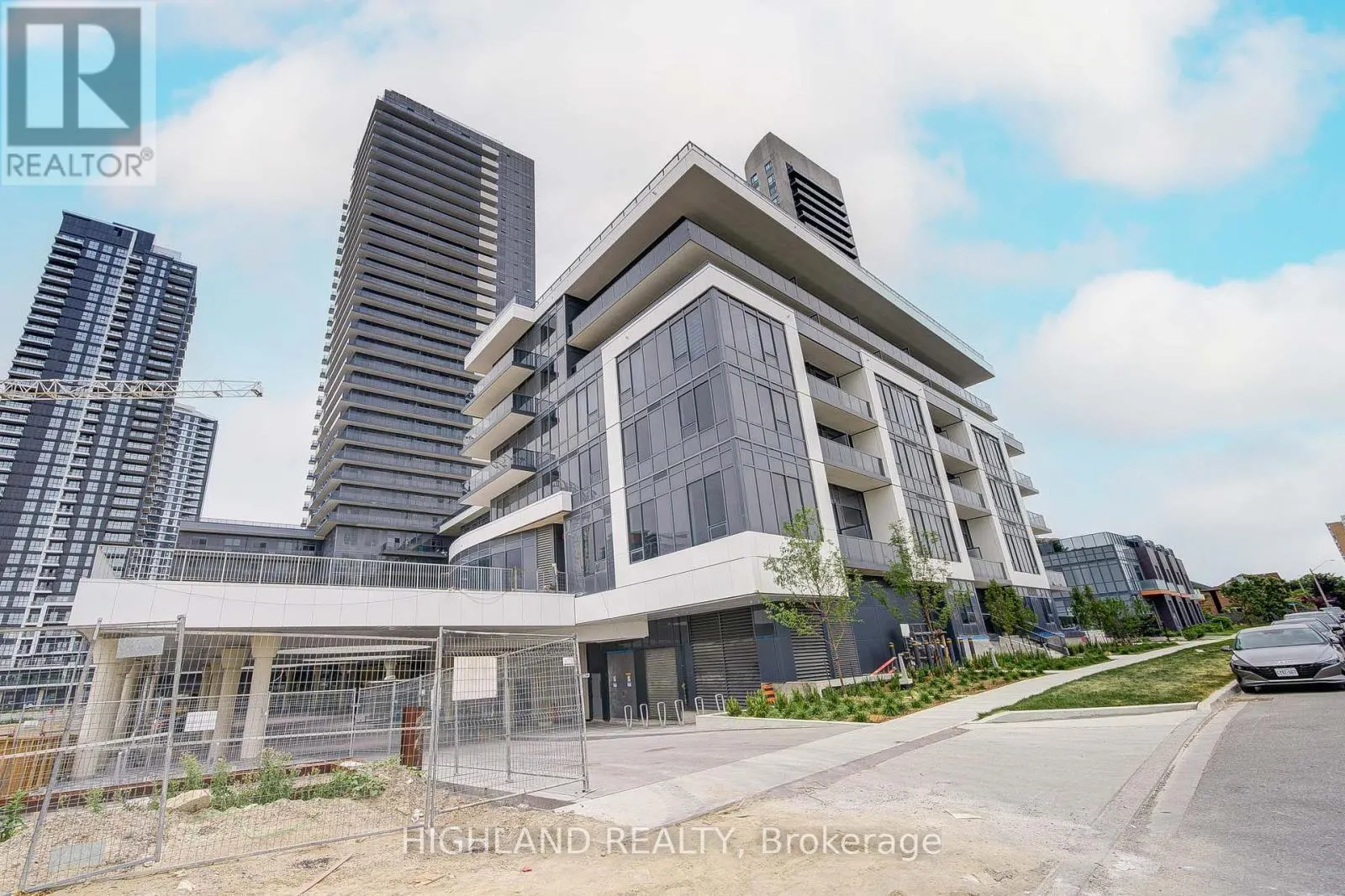 2812 - 5105 HURONTARIO STREET