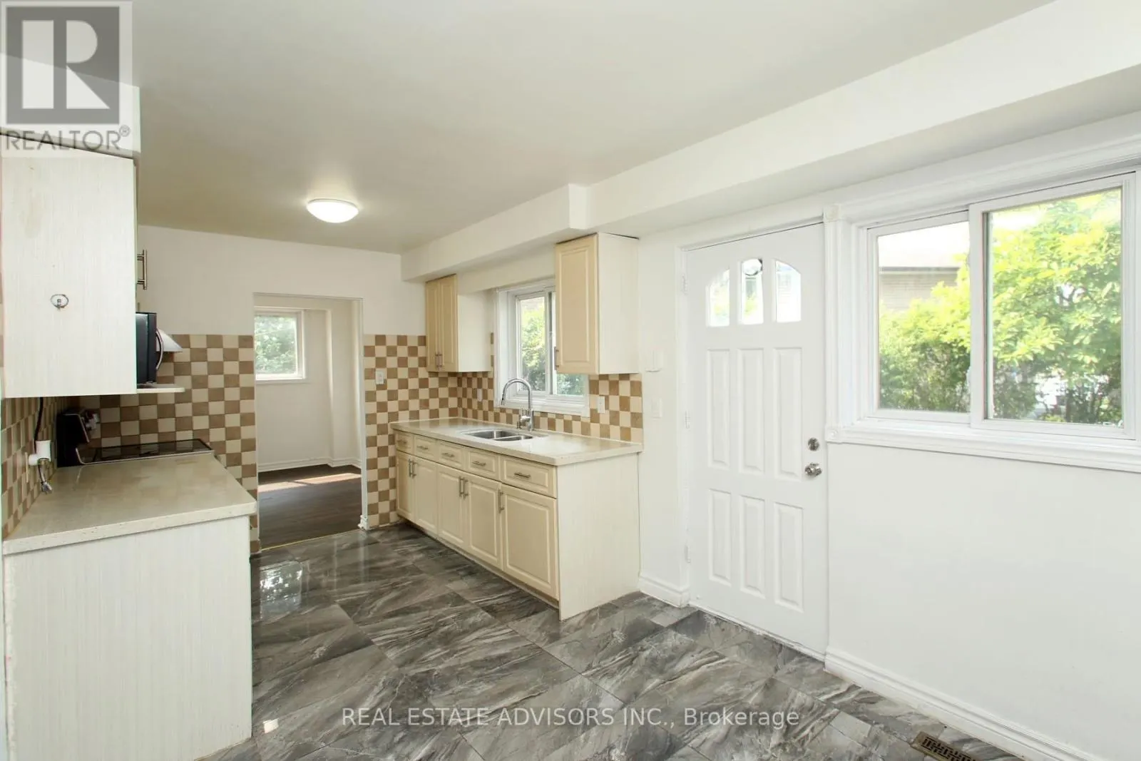46 LASKAY CRESCENT