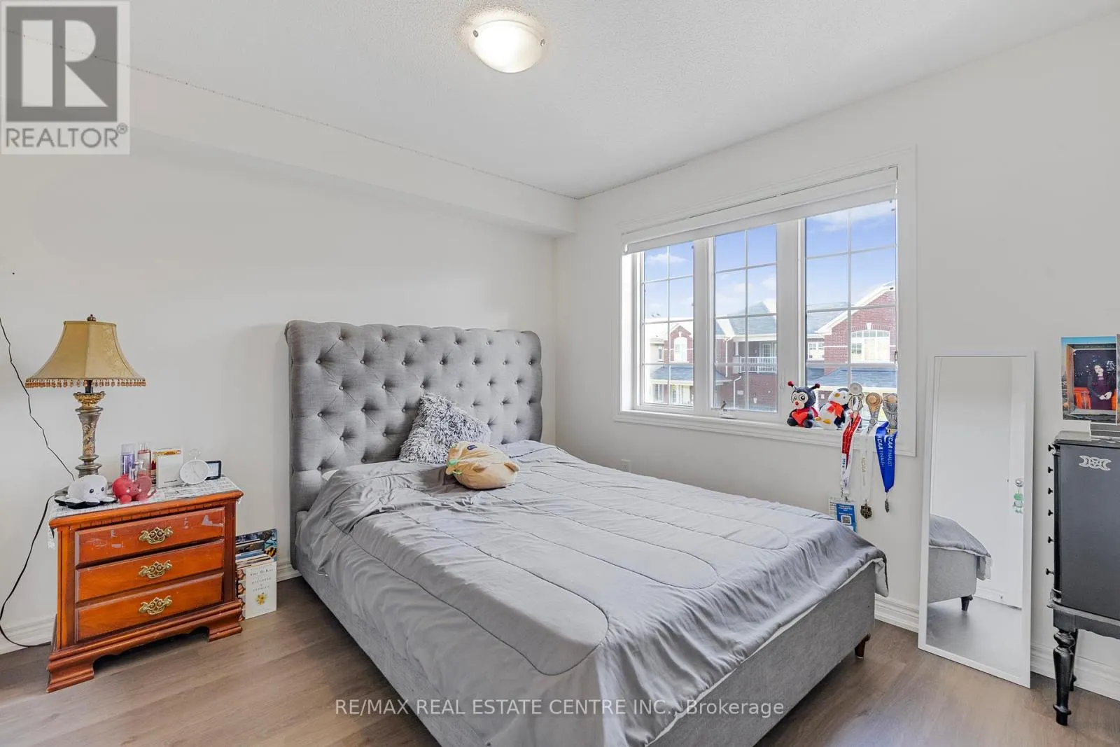 1525 CARR LANDING
