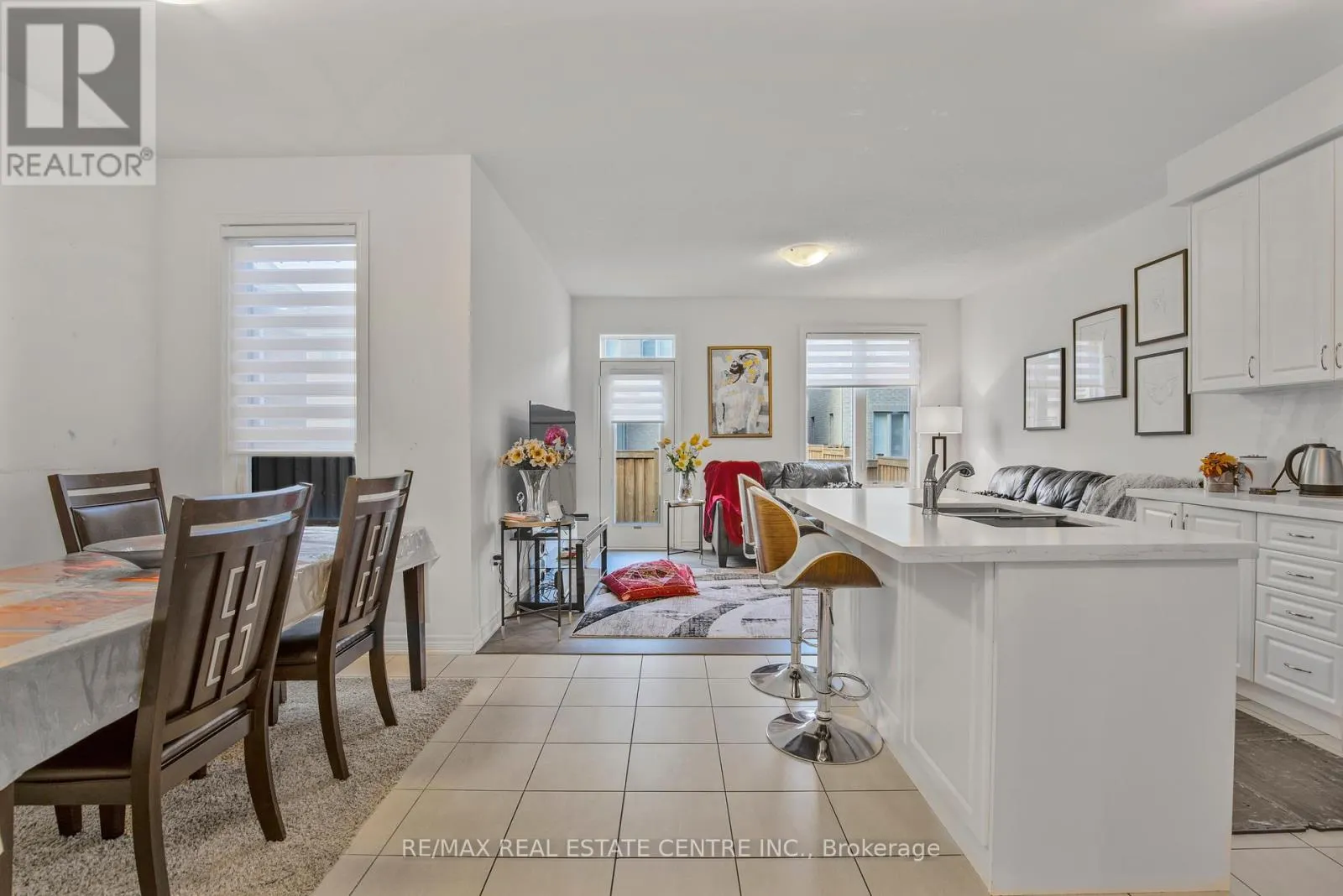 1525 CARR LANDING
