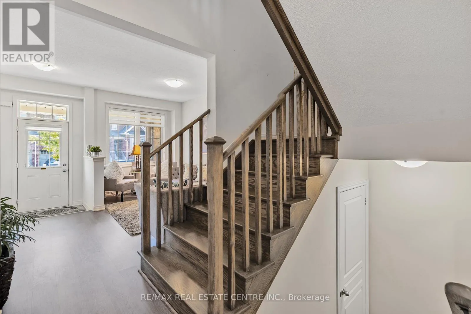 1525 CARR LANDING