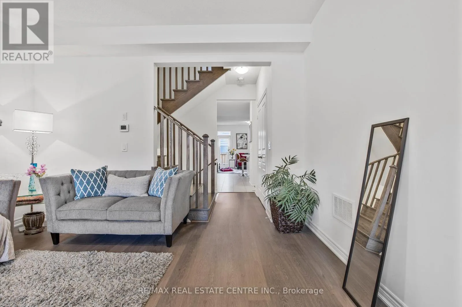 1525 CARR LANDING