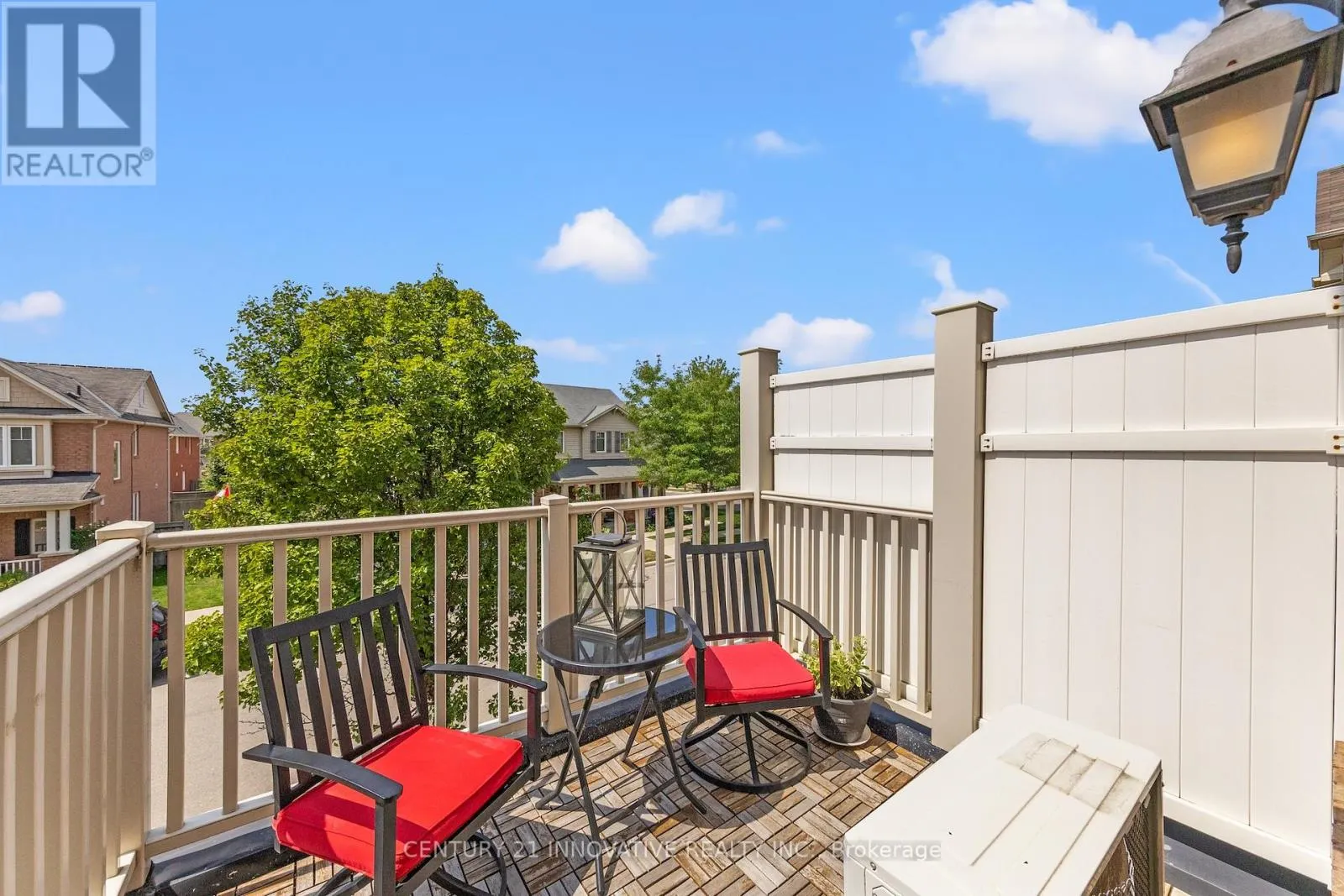 915 HASSELFELDT HEIGHTS