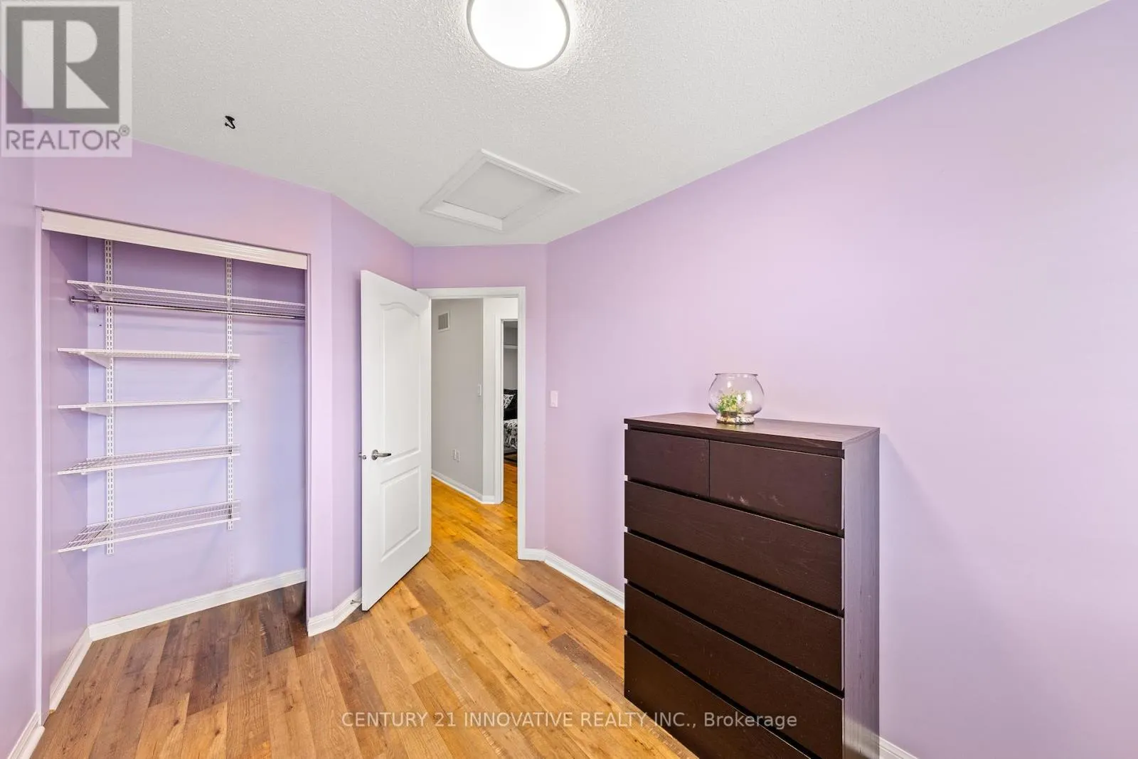 915 HASSELFELDT HEIGHTS