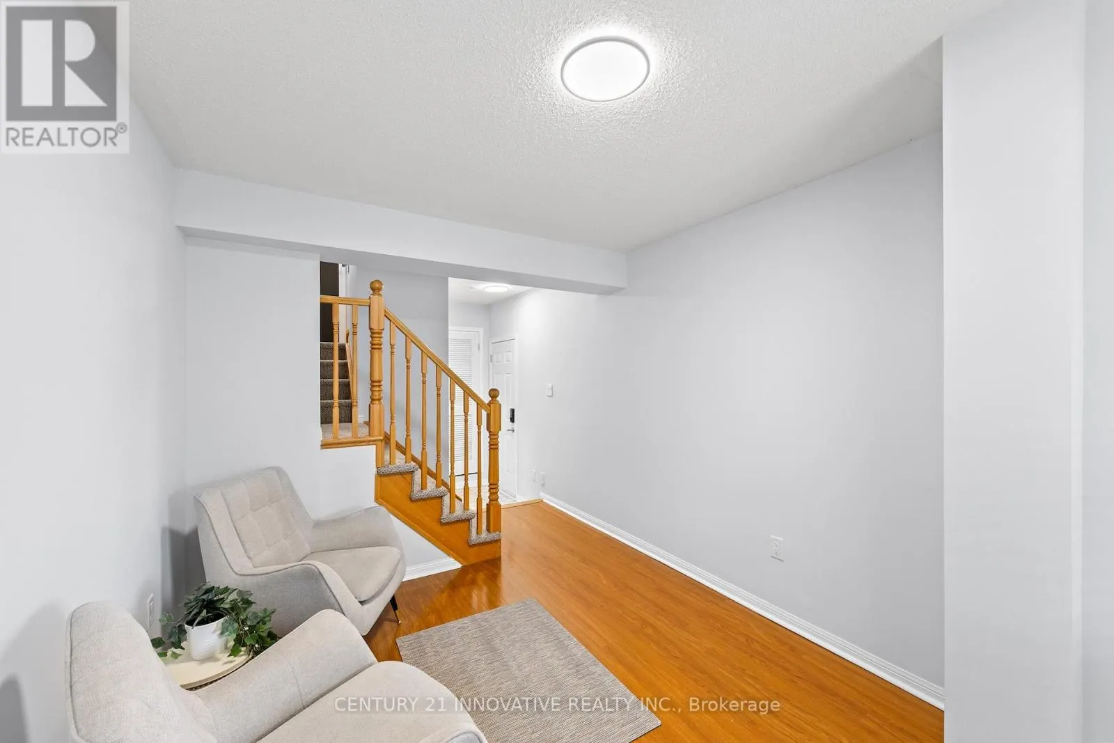 915 HASSELFELDT HEIGHTS