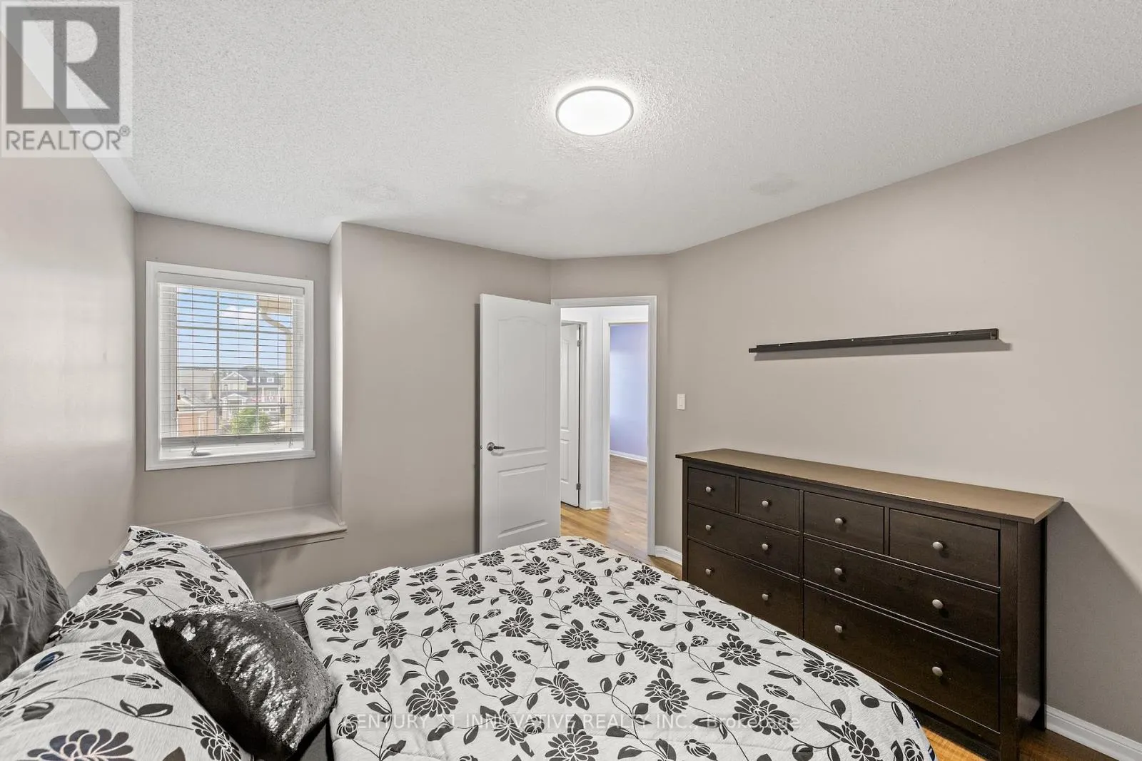 915 HASSELFELDT HEIGHTS