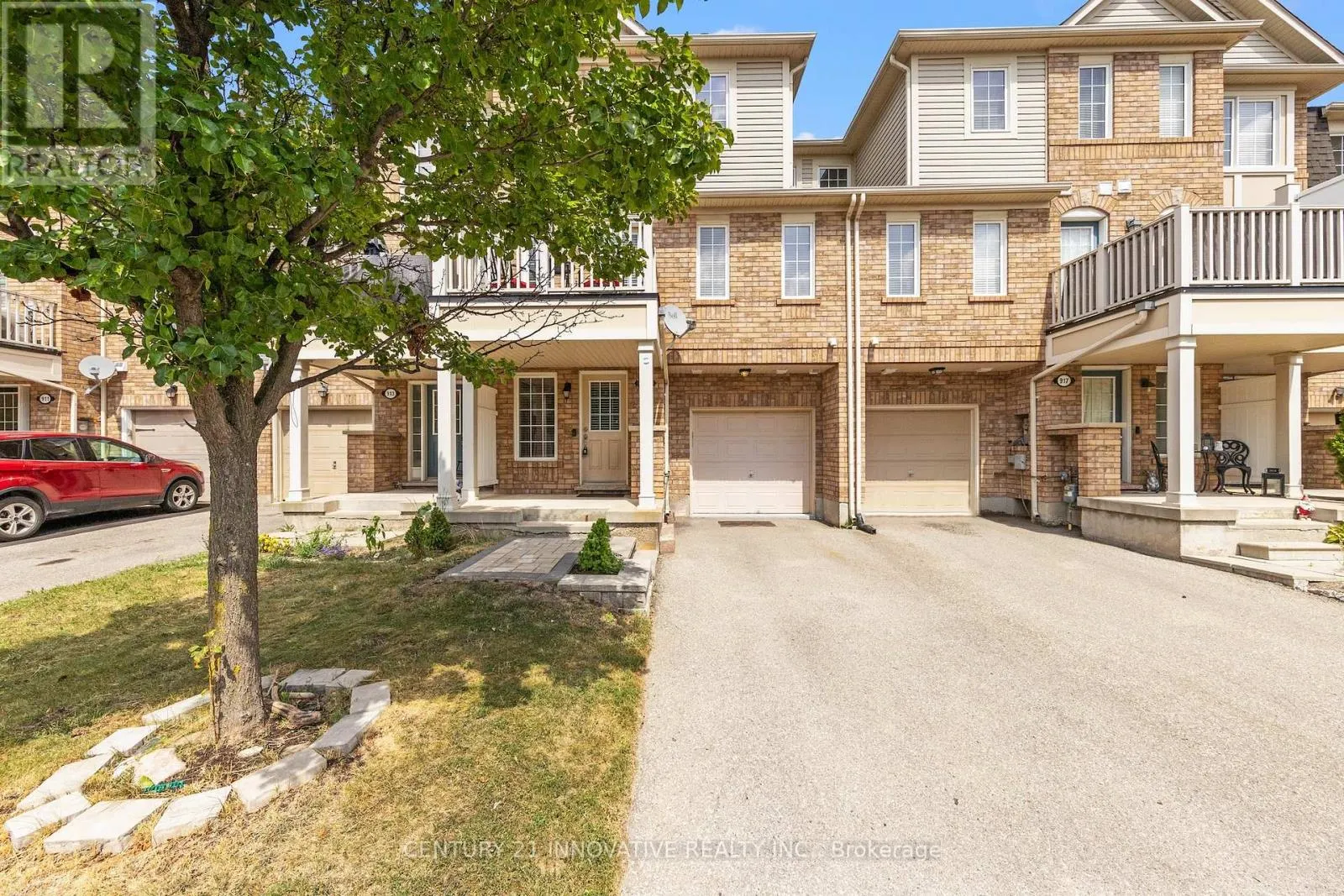 915 HASSELFELDT HEIGHTS
