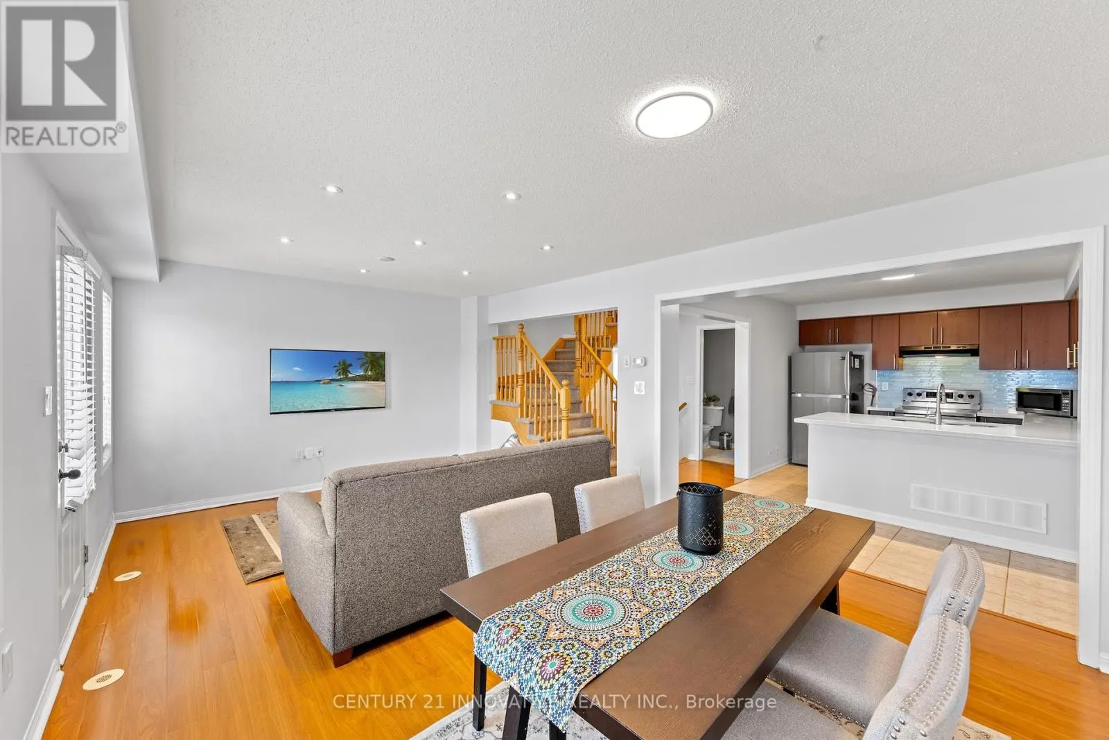 915 HASSELFELDT HEIGHTS