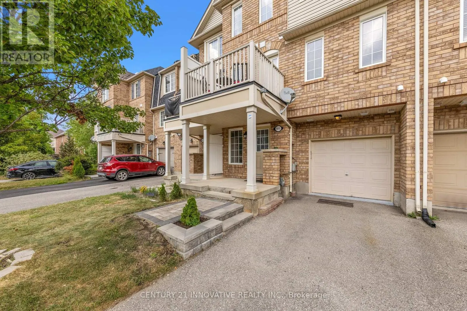915 HASSELFELDT HEIGHTS