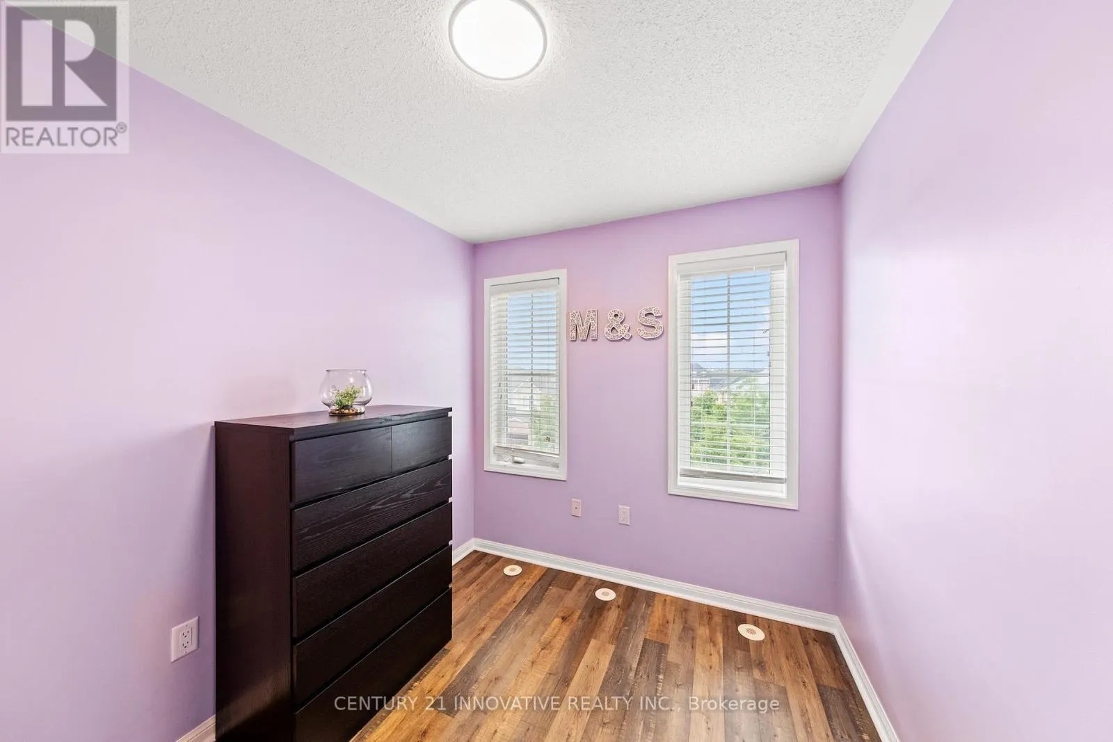 915 HASSELFELDT HEIGHTS