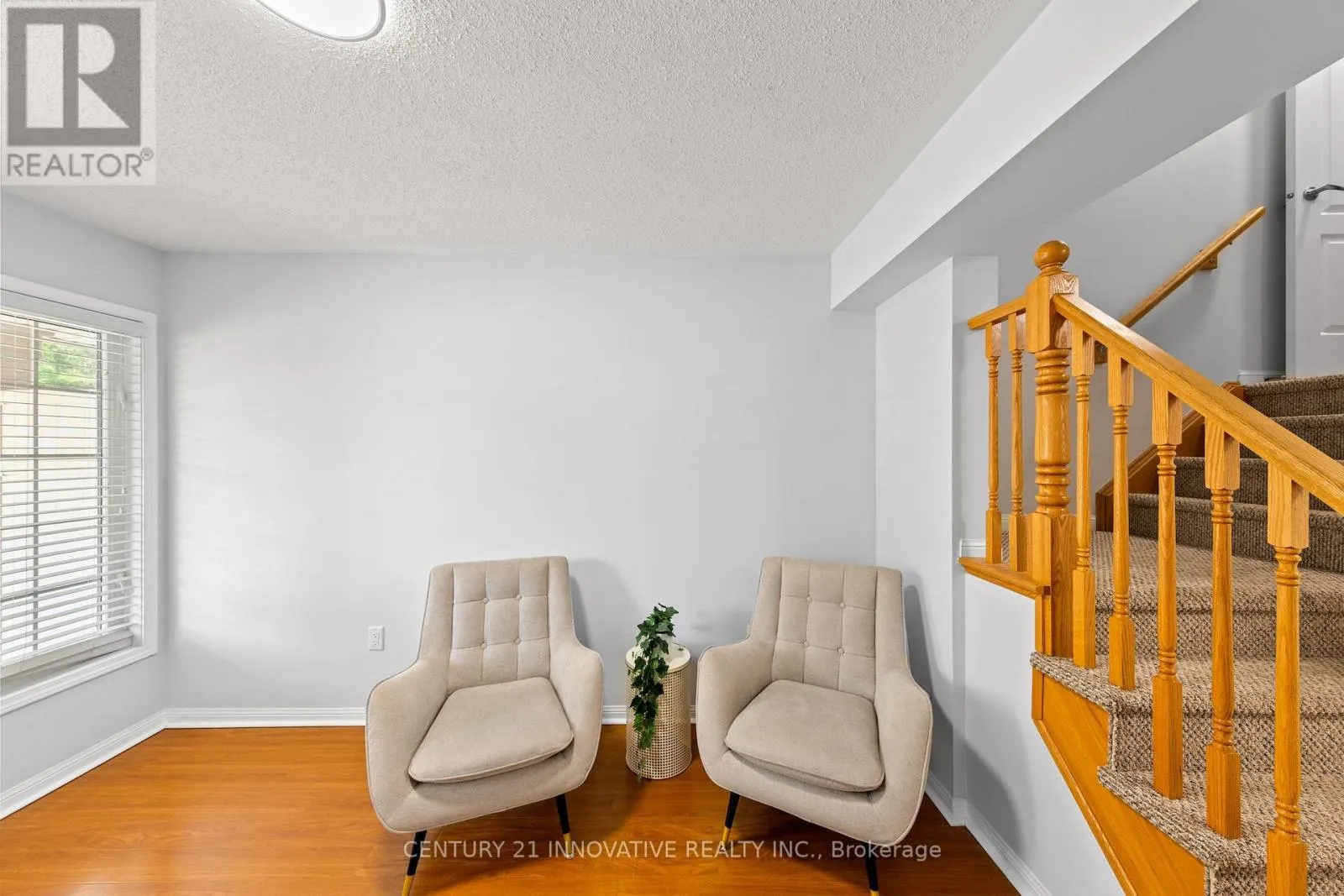 915 HASSELFELDT HEIGHTS