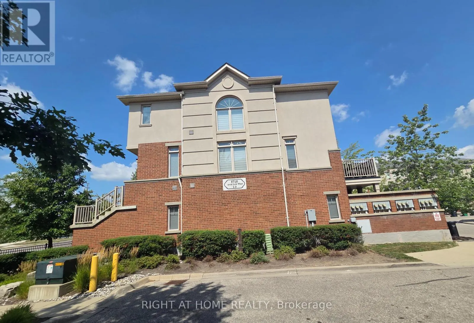5715 TENTH LINE W