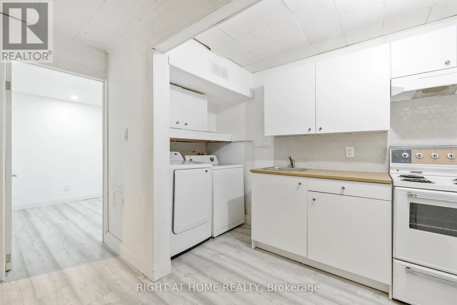 1147 SATURNIA CRESCENT